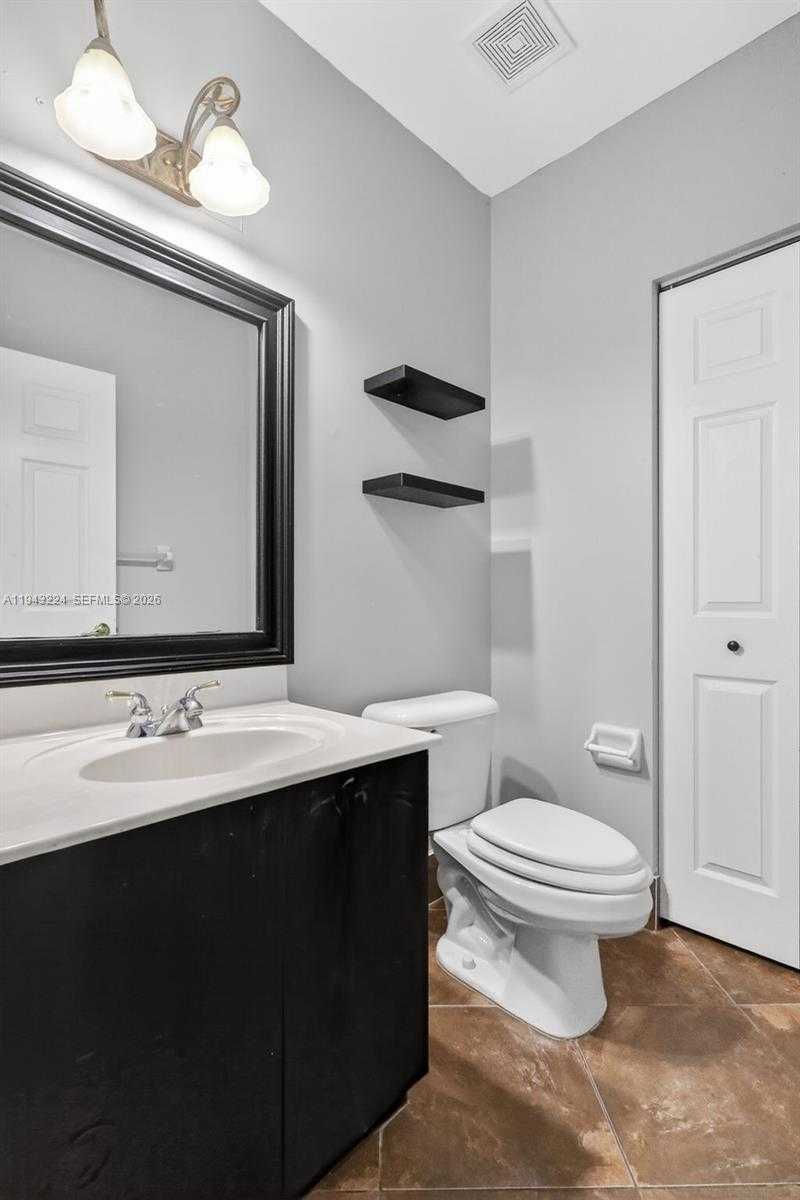 Small Image of 16309 SOUTH WEST 48TH ST, Miramar Number 13