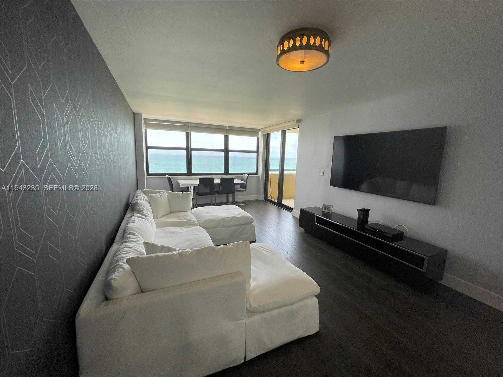 Small Image of 2555 COLLINS AVE #1409, Miami Beach Number 11