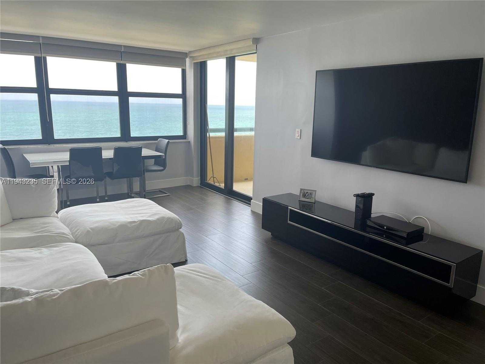 Small Image of 2555 COLLINS AVE #1409, Miami Beach Number 12