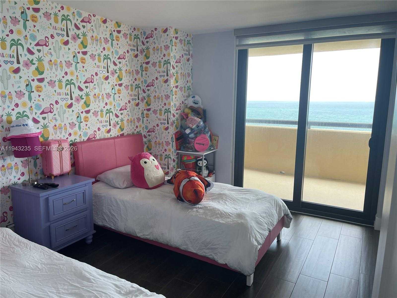 Small Image of 2555 COLLINS AVE #1409, Miami Beach Number 19