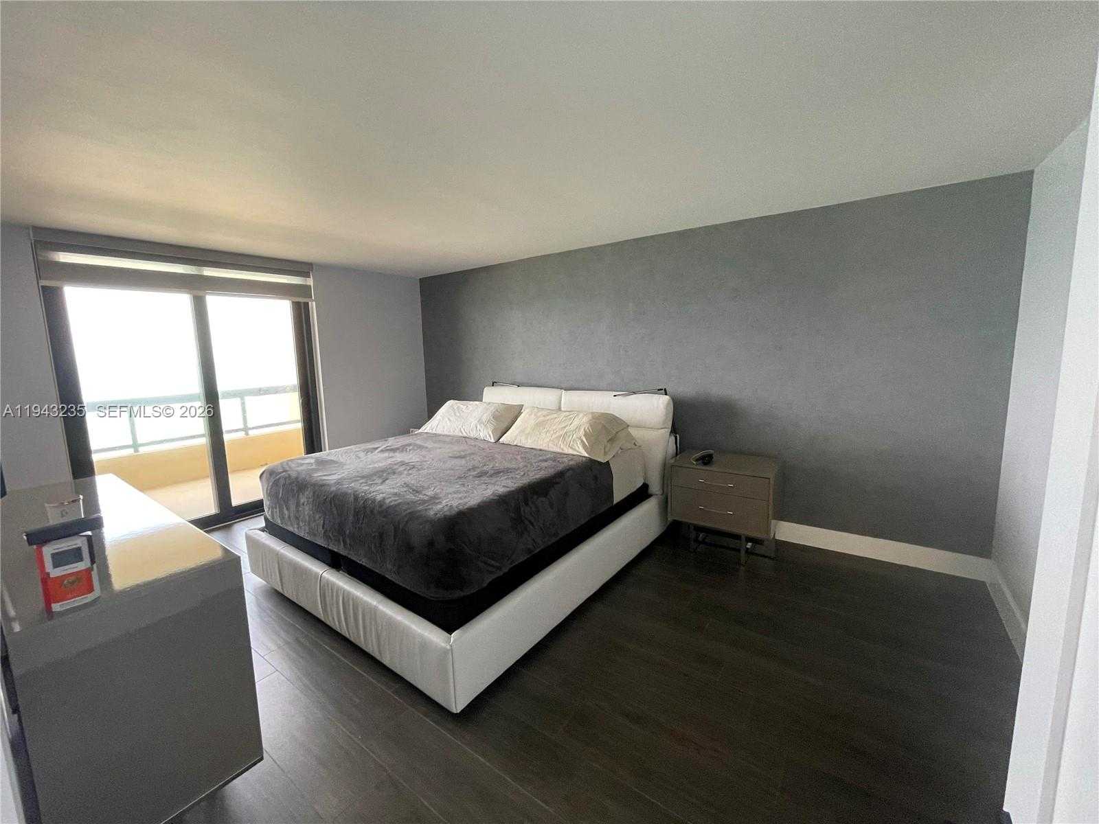 Small Image of 2555 COLLINS AVE #1409, Miami Beach Number 25