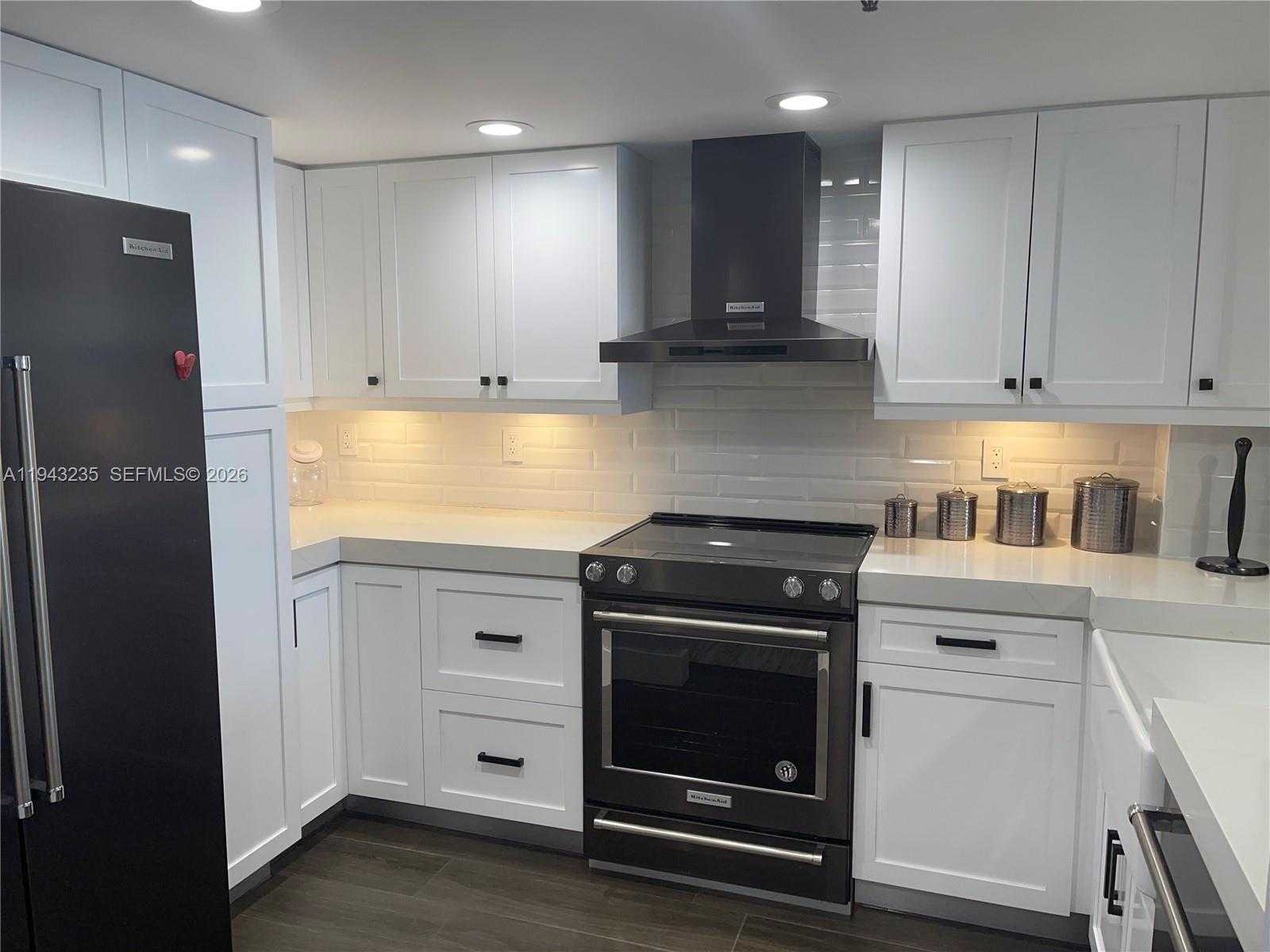 Small Image of 2555 COLLINS AVE #1409, Miami Beach Number 7