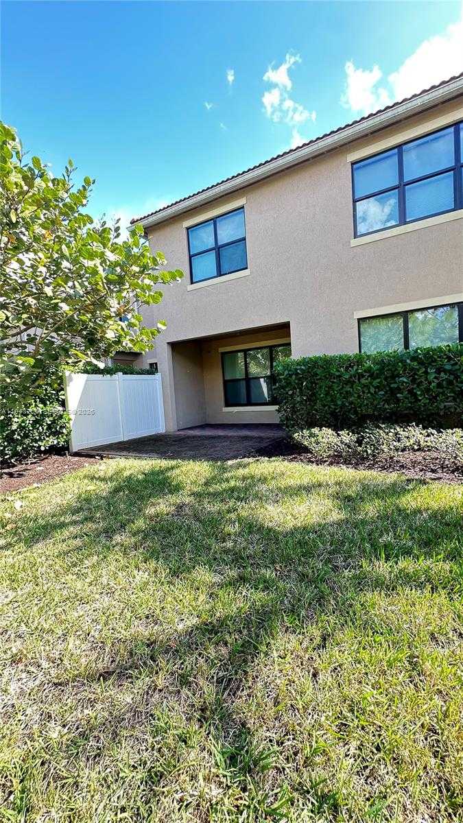 Small Image of 10105 BRICKHILL DR, Boca Raton Number 17