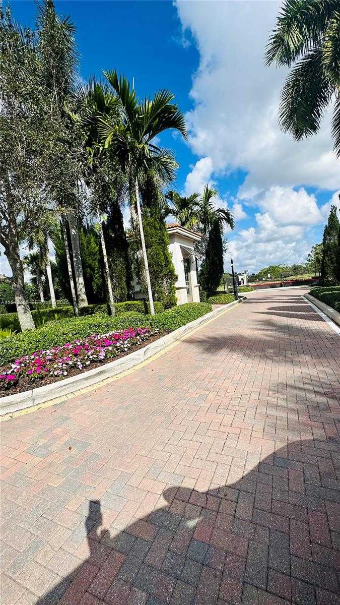 Small Image of 10105 BRICKHILL DR, Boca Raton Number 2