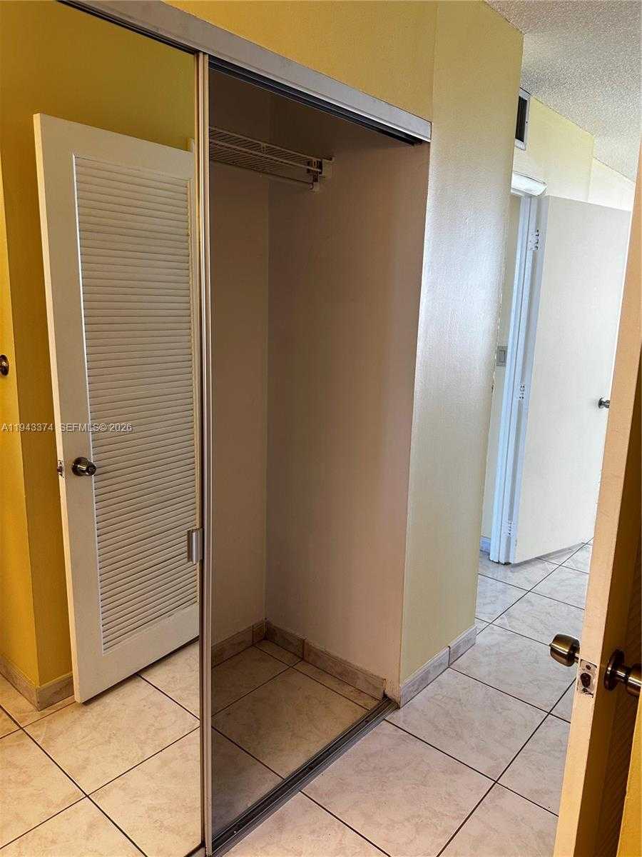 Small Image of 3800 EAST OCEAN DR #1518, Hollywood Number 21