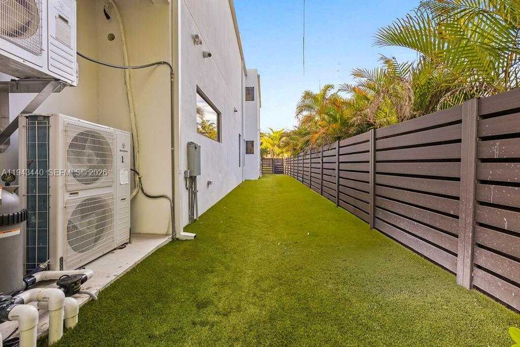 Small Image of 1122 NORTH EAST 10TH AVE, Fort Lauderdale Number 31