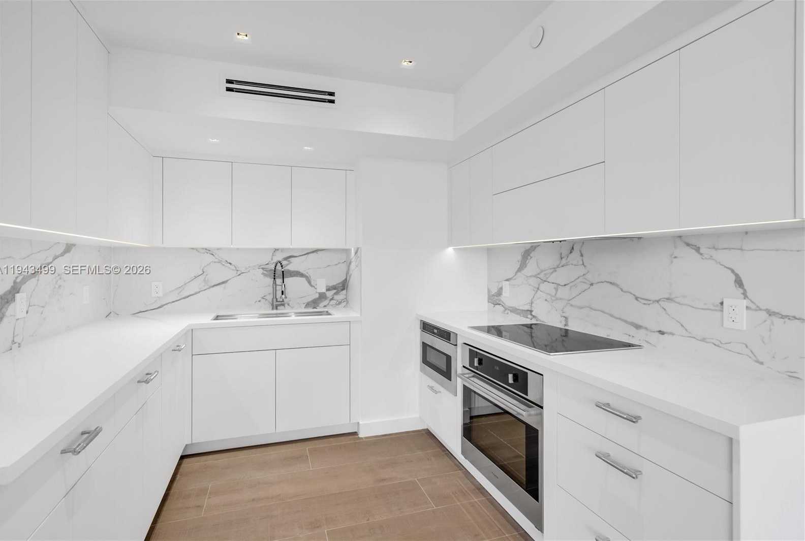 Small Image of 1330 WEST AVE #2708, Miami Beach Number 15