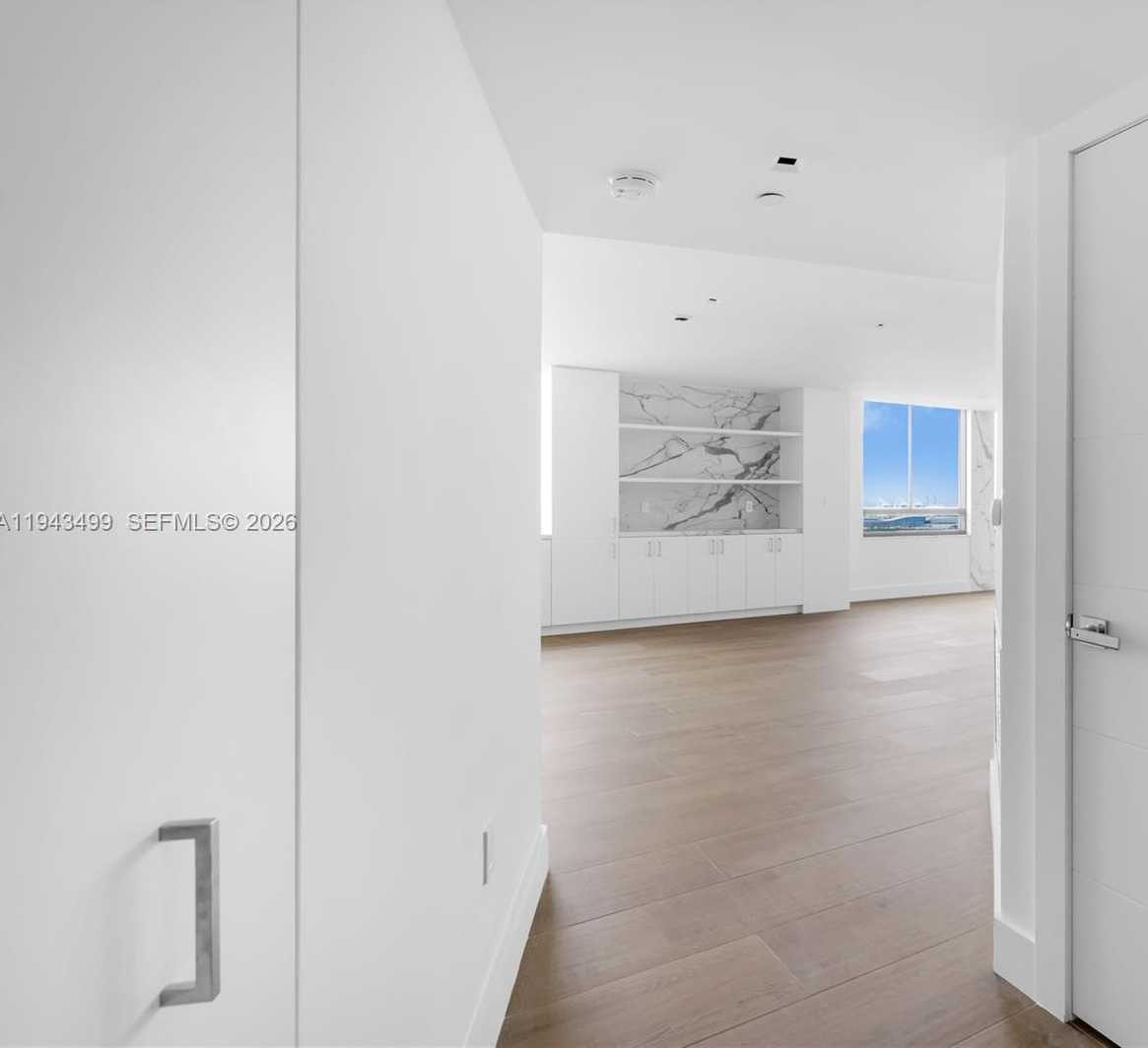 Small Image of 1330 WEST AVE #2708, Miami Beach Number 18