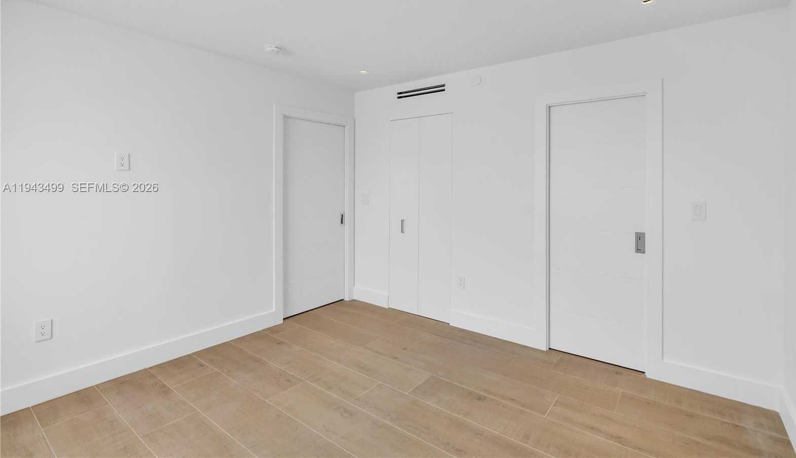 Small Image of 1330 WEST AVE #2708, Miami Beach Number 21