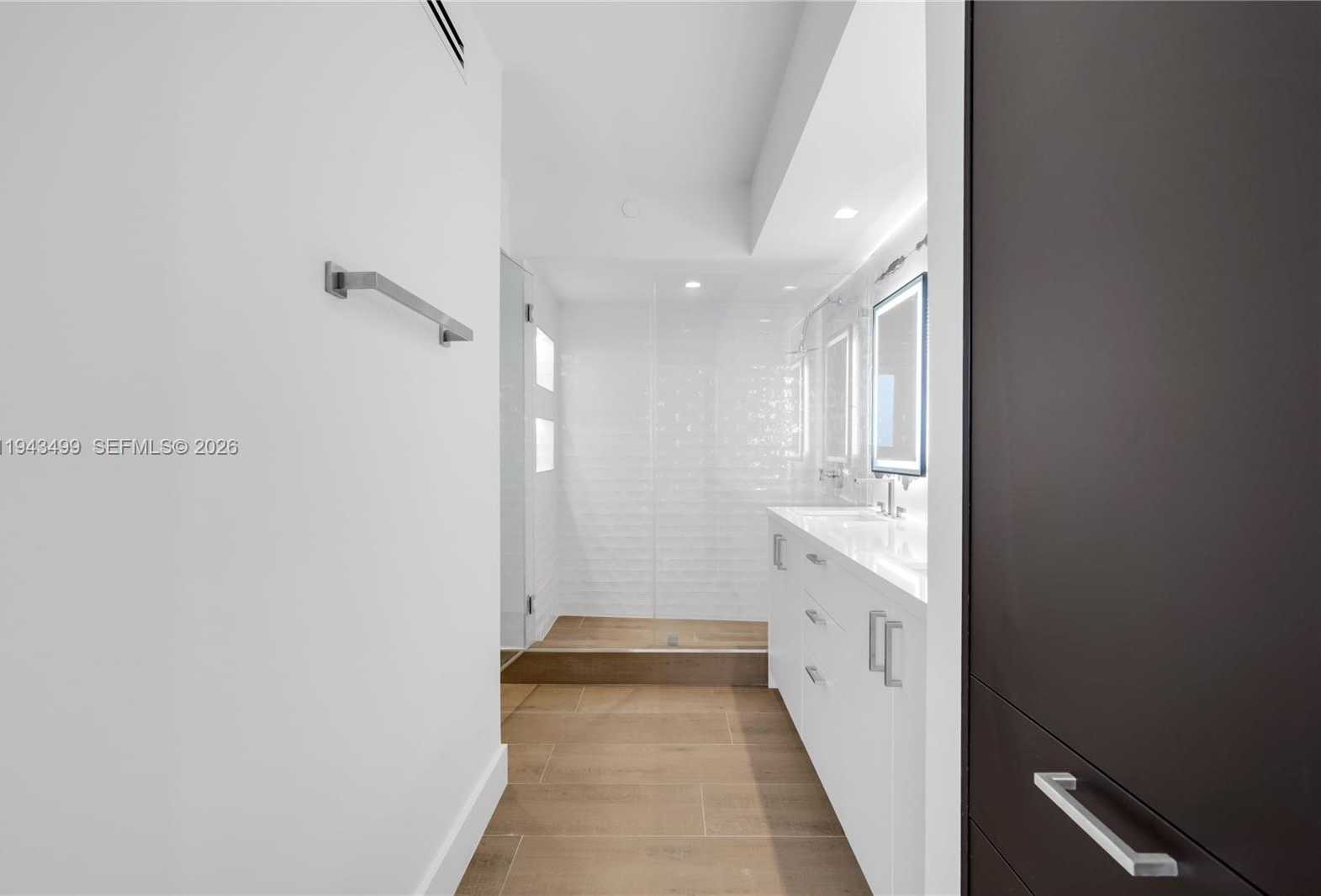 Small Image of 1330 WEST AVE #2708, Miami Beach Number 22