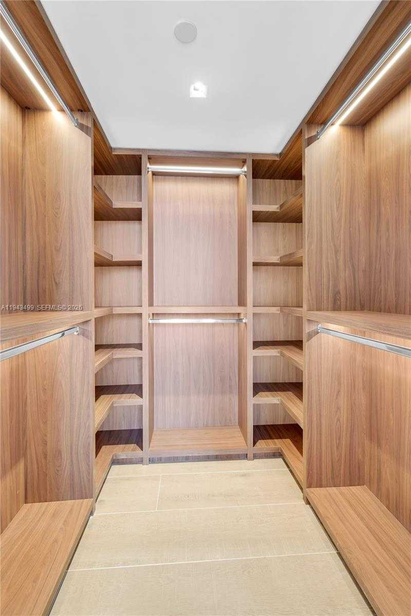 Small Image of 1330 WEST AVE #2708, Miami Beach Number 26