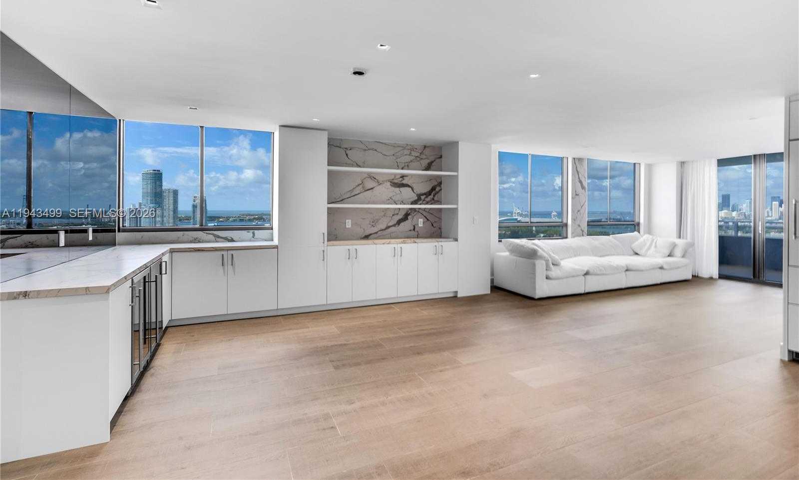 Small Image of 1330 WEST AVE #2708, Miami Beach Number 5