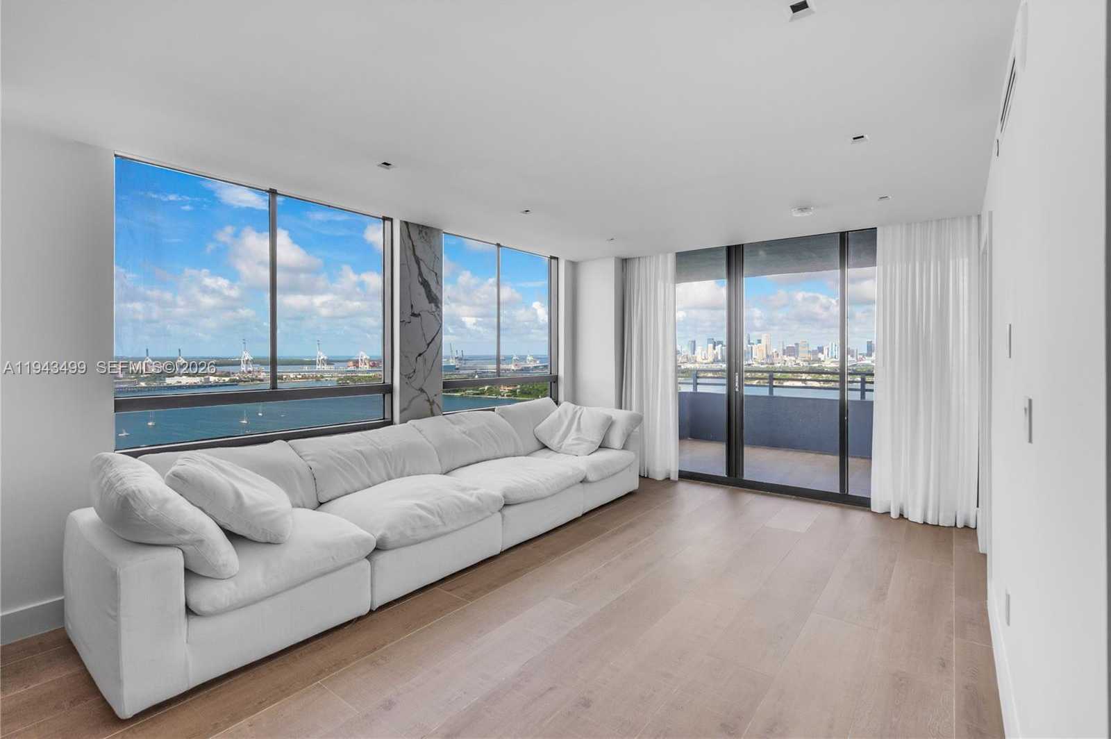 Small Image of 1330 WEST AVE #2708, Miami Beach Number 7