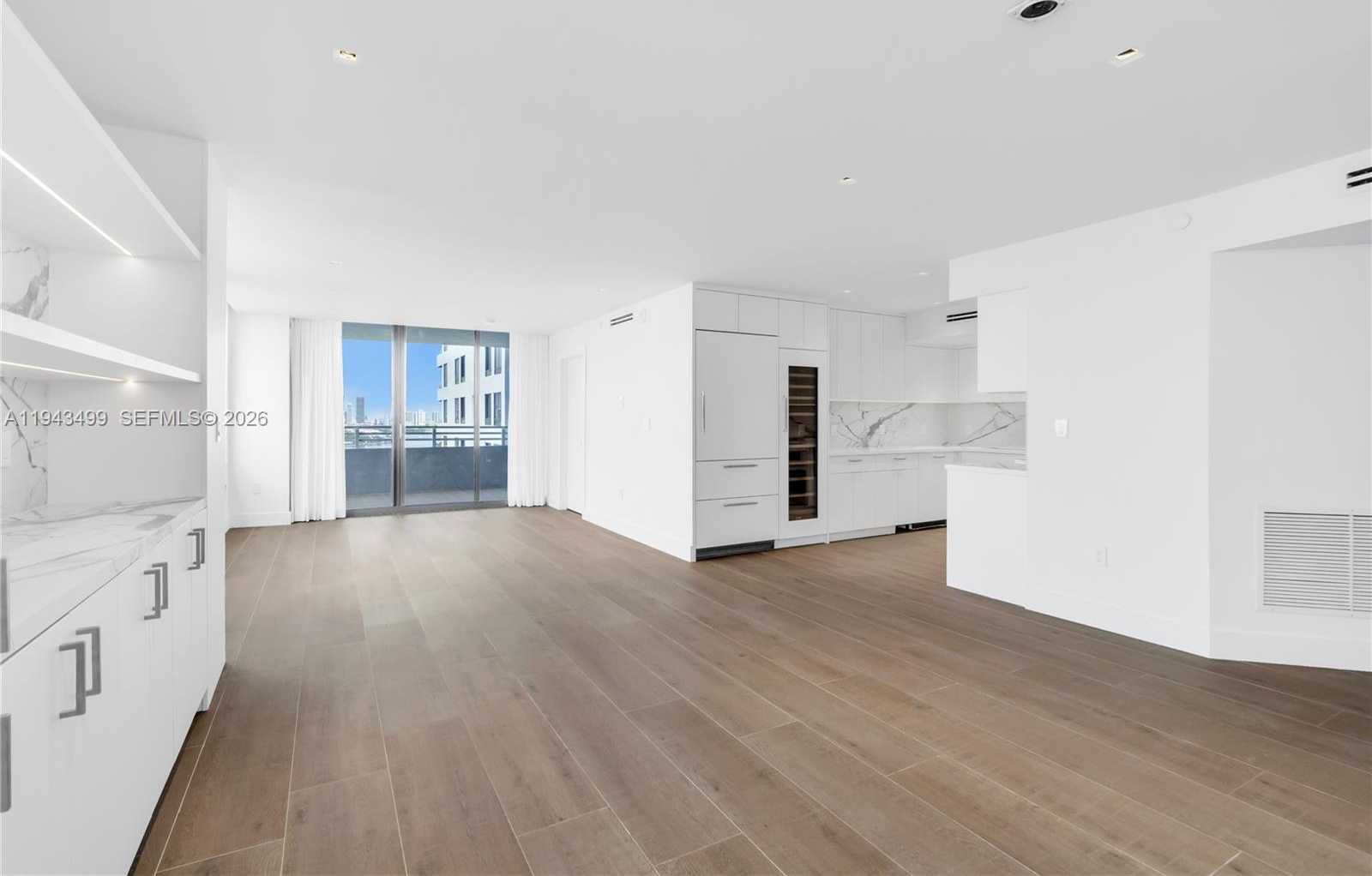 Small Image of 1330 WEST AVE #2708, Miami Beach Number 8