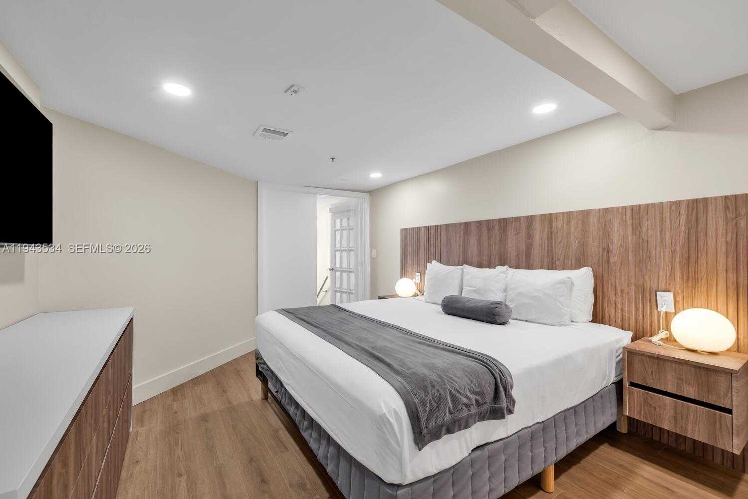 Small Image of 5445 COLLINS AVE #M9 M10 M11 M12, Miami Beach Number 15