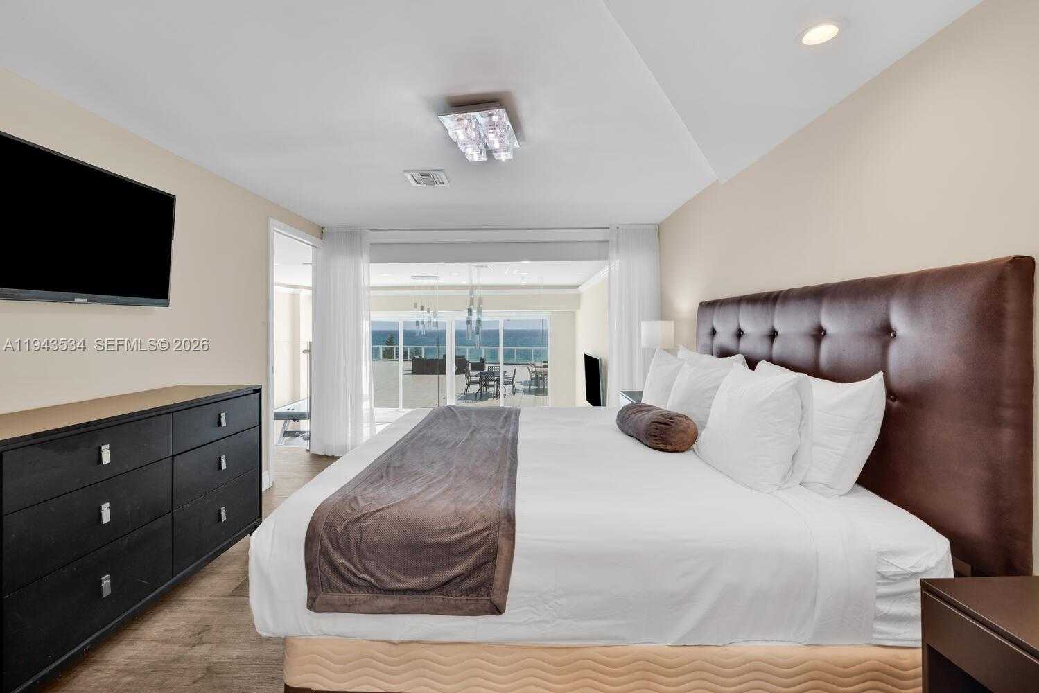 Small Image of 5445 COLLINS AVE #M9 M10 M11 M12, Miami Beach Number 36