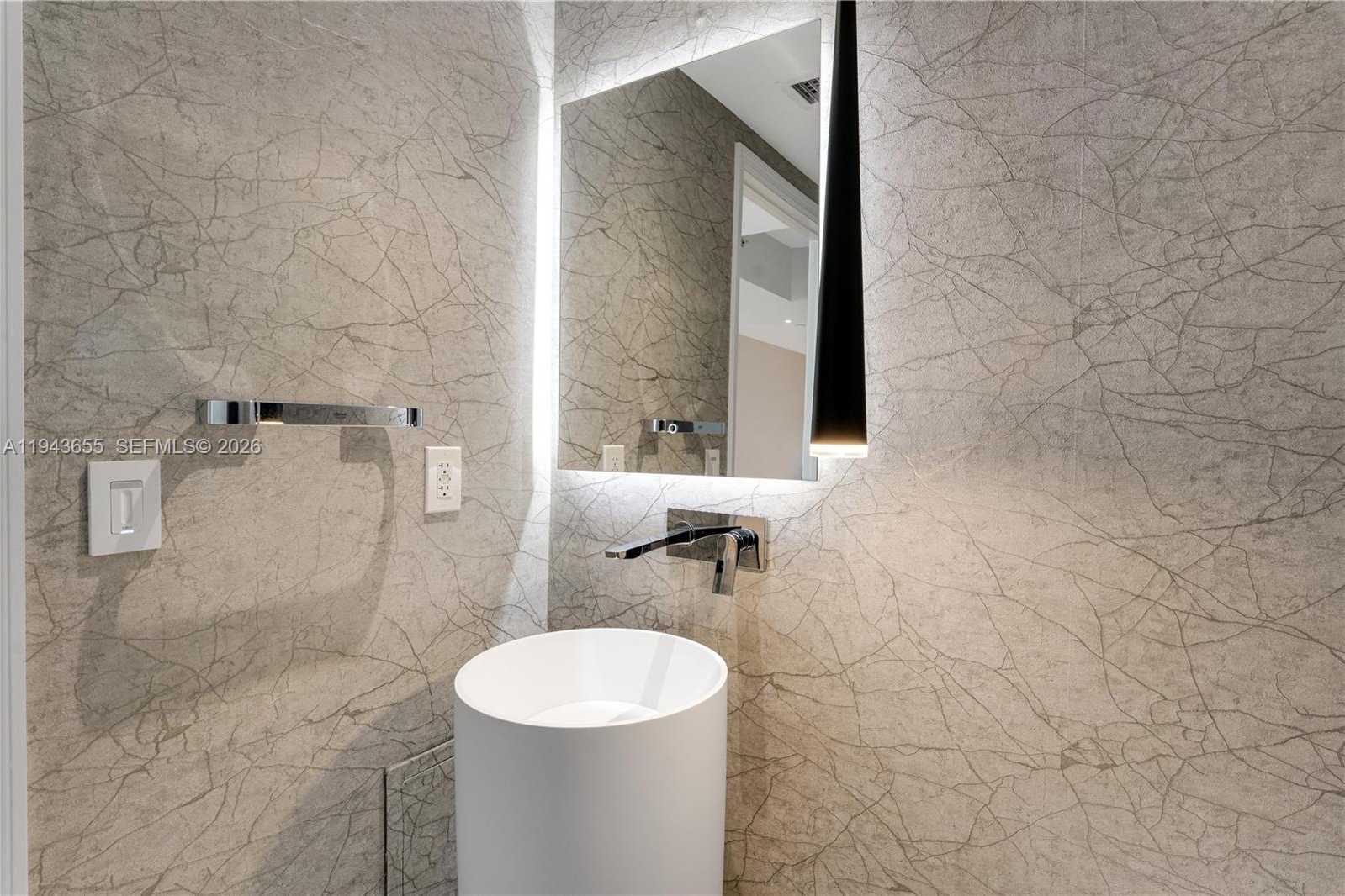 Small Image of 3301 NORTH EAST 183RD ST #3101, Aventura Number 12