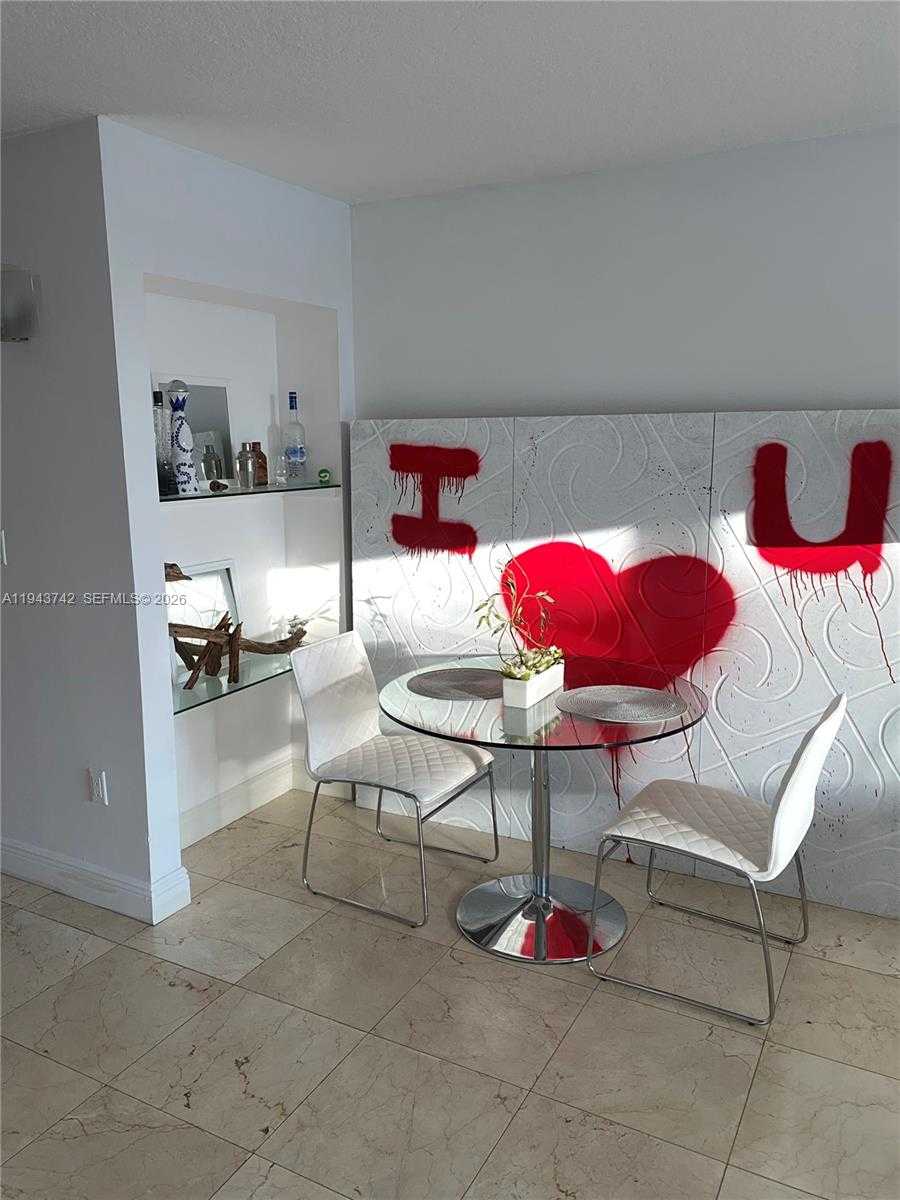 Small Image of 6917 COLLINS AVE #426, Miami Beach Number 5