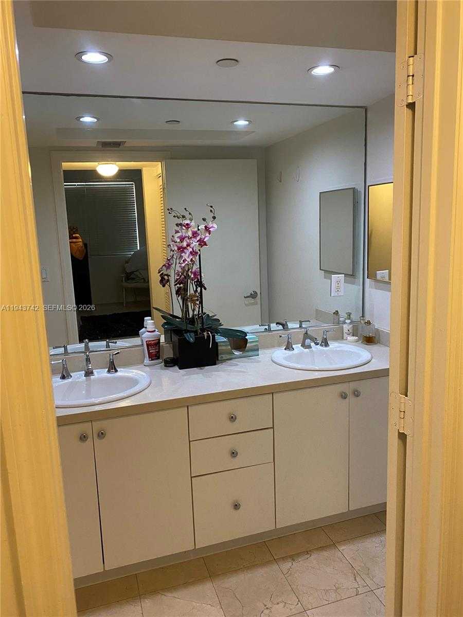 Small Image of 6917 COLLINS AVE #426, Miami Beach Number 6