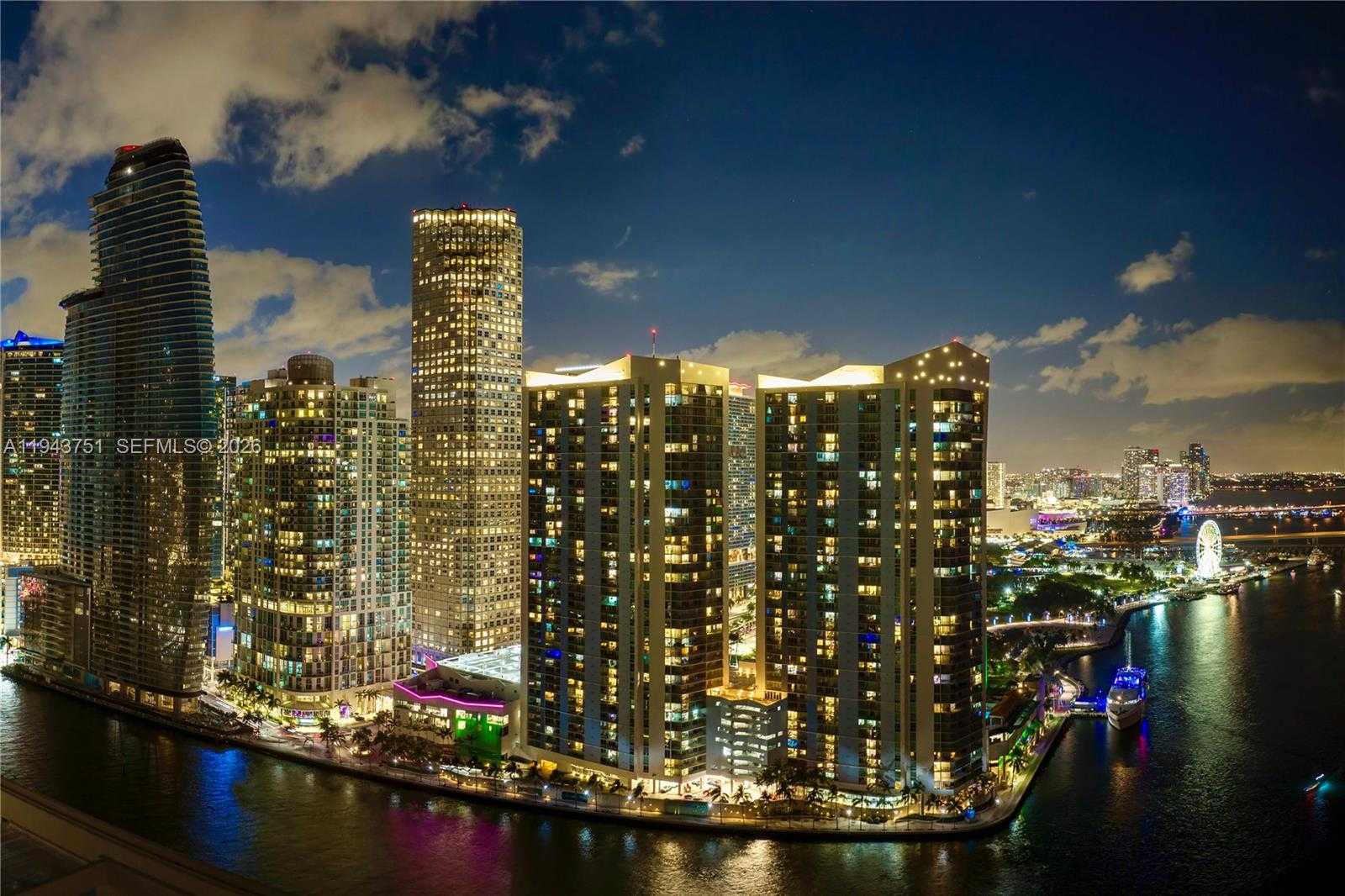 Small Image of 325 SOUTH BISCAYNE #1718, Miami Number 22