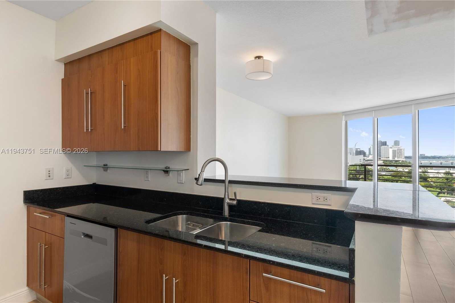 Small Image of 325 SOUTH BISCAYNE #1718, Miami Number 3