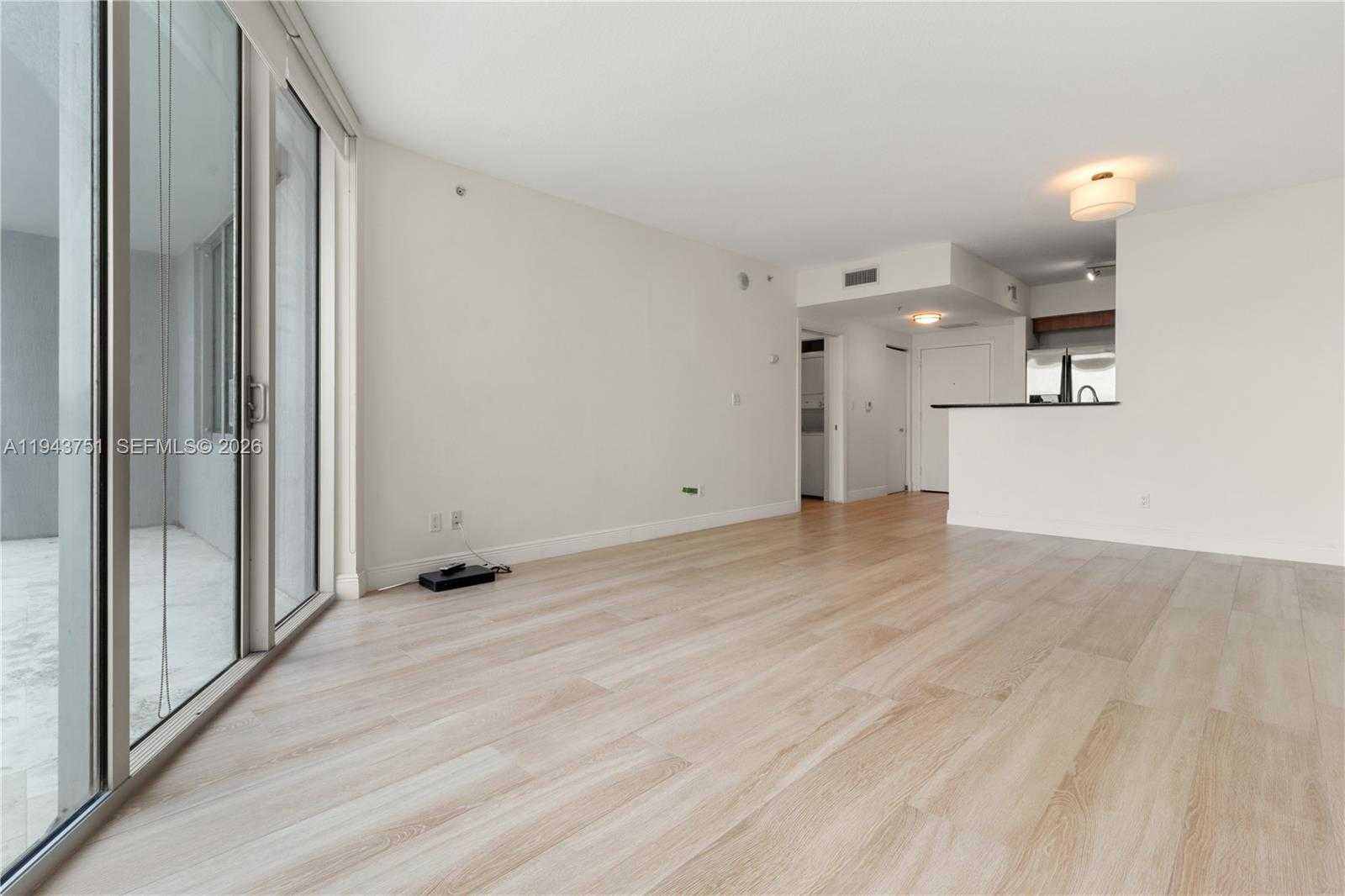 Small Image of 325 SOUTH BISCAYNE #1718, Miami Number 5