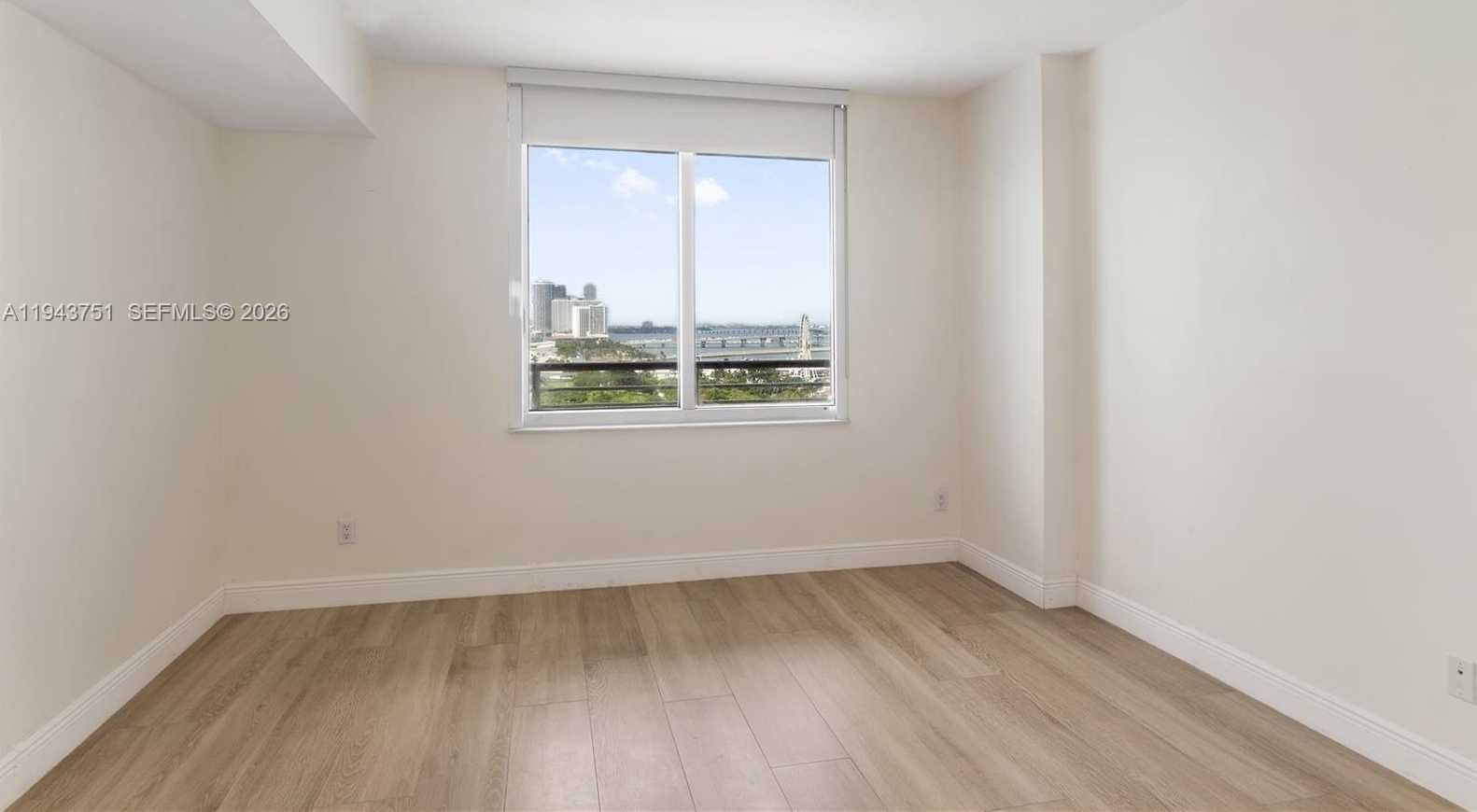 Small Image of 325 SOUTH BISCAYNE #1718, Miami Number 9