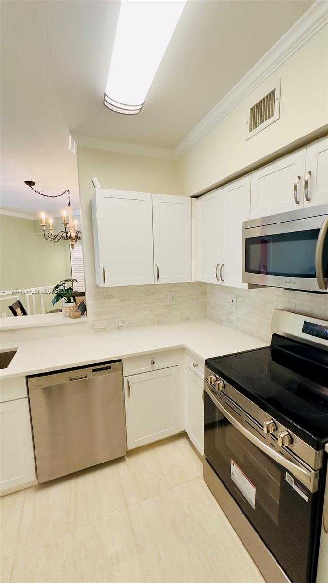 Small Image of 17125 NORTH BAY RD #3311, Sunny Isles Beach Number 10