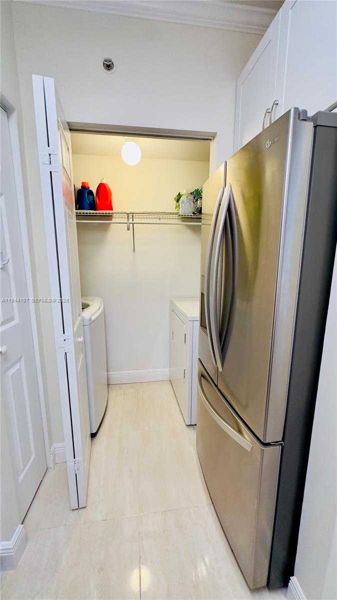 Small Image of 17125 NORTH BAY RD #3311, Sunny Isles Beach Number 12