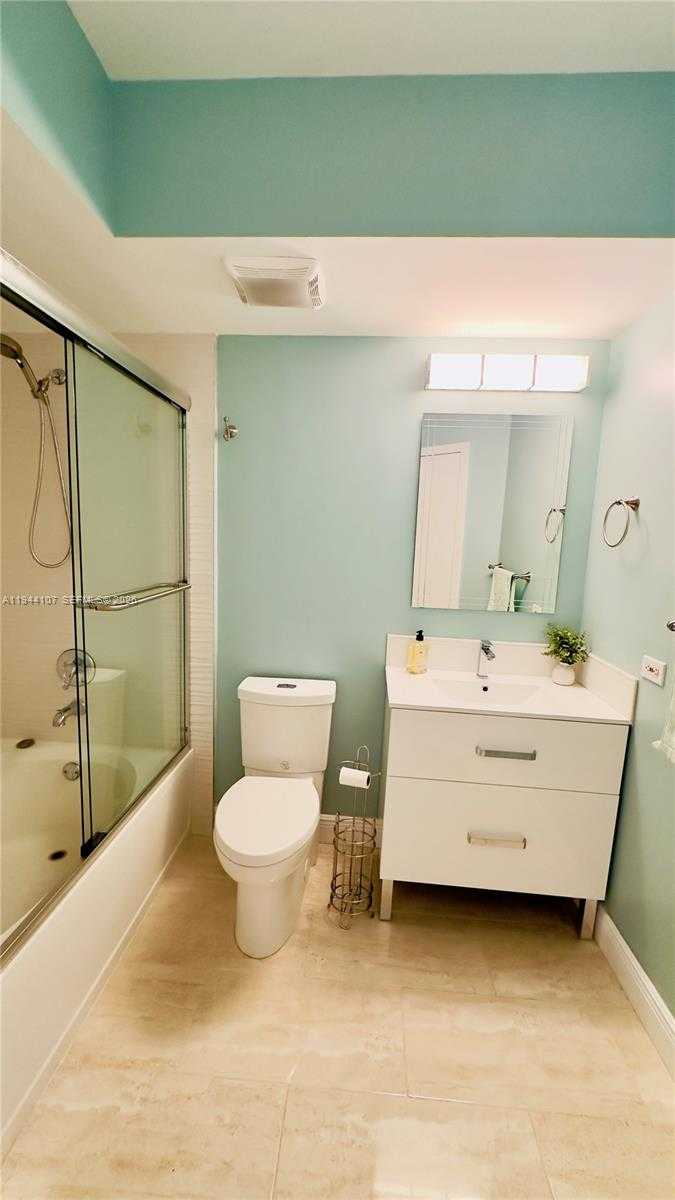 Small Image of 17125 NORTH BAY RD #3311, Sunny Isles Beach Number 15