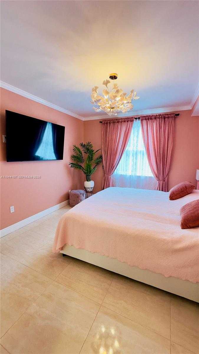 Small Image of 17125 NORTH BAY RD #3311, Sunny Isles Beach Number 23