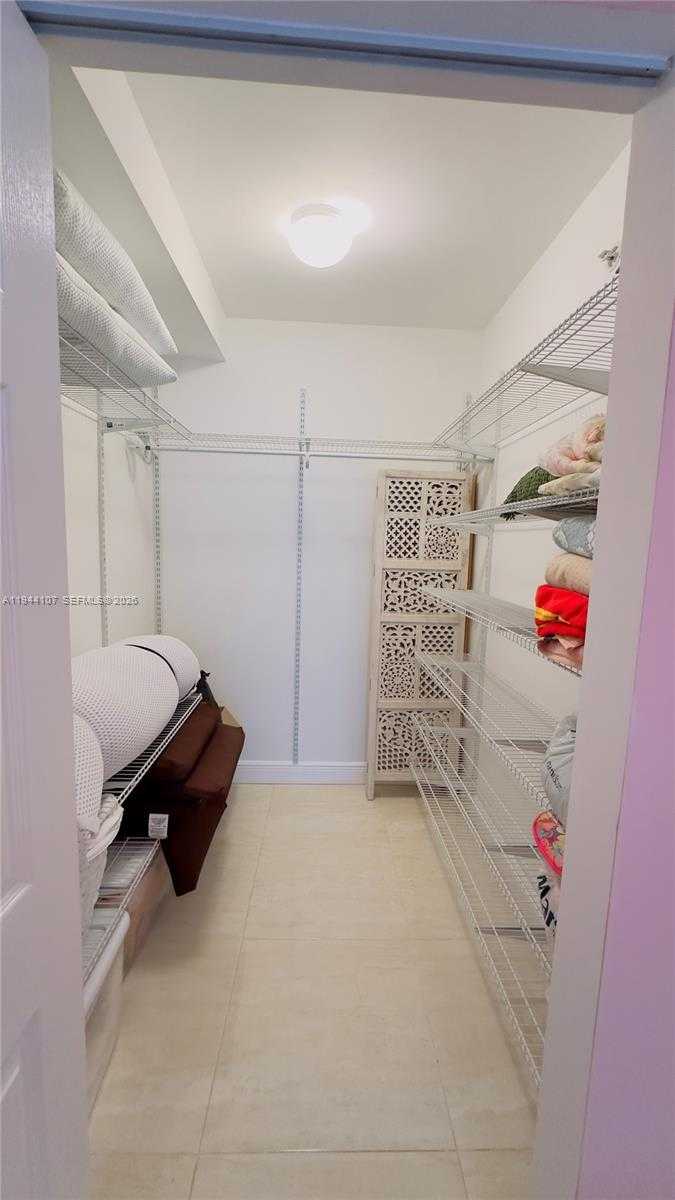 Small Image of 17125 NORTH BAY RD #3311, Sunny Isles Beach Number 25