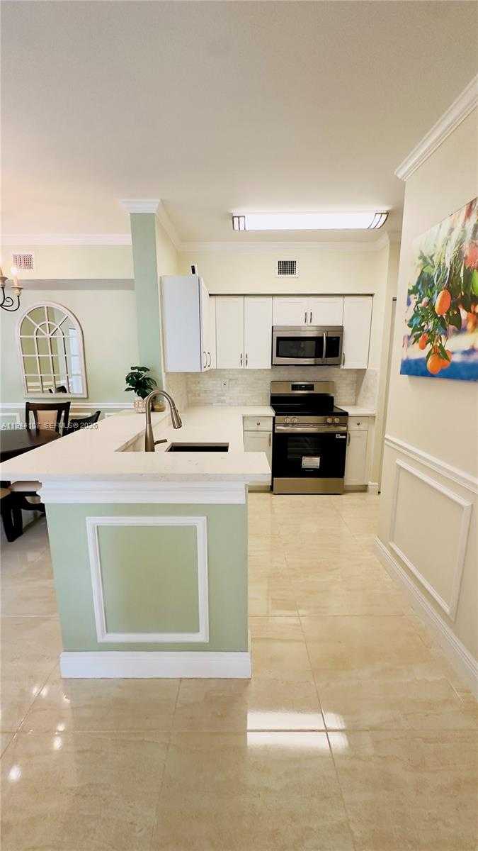 Small Image of 17125 NORTH BAY RD #3311, Sunny Isles Beach Number 6