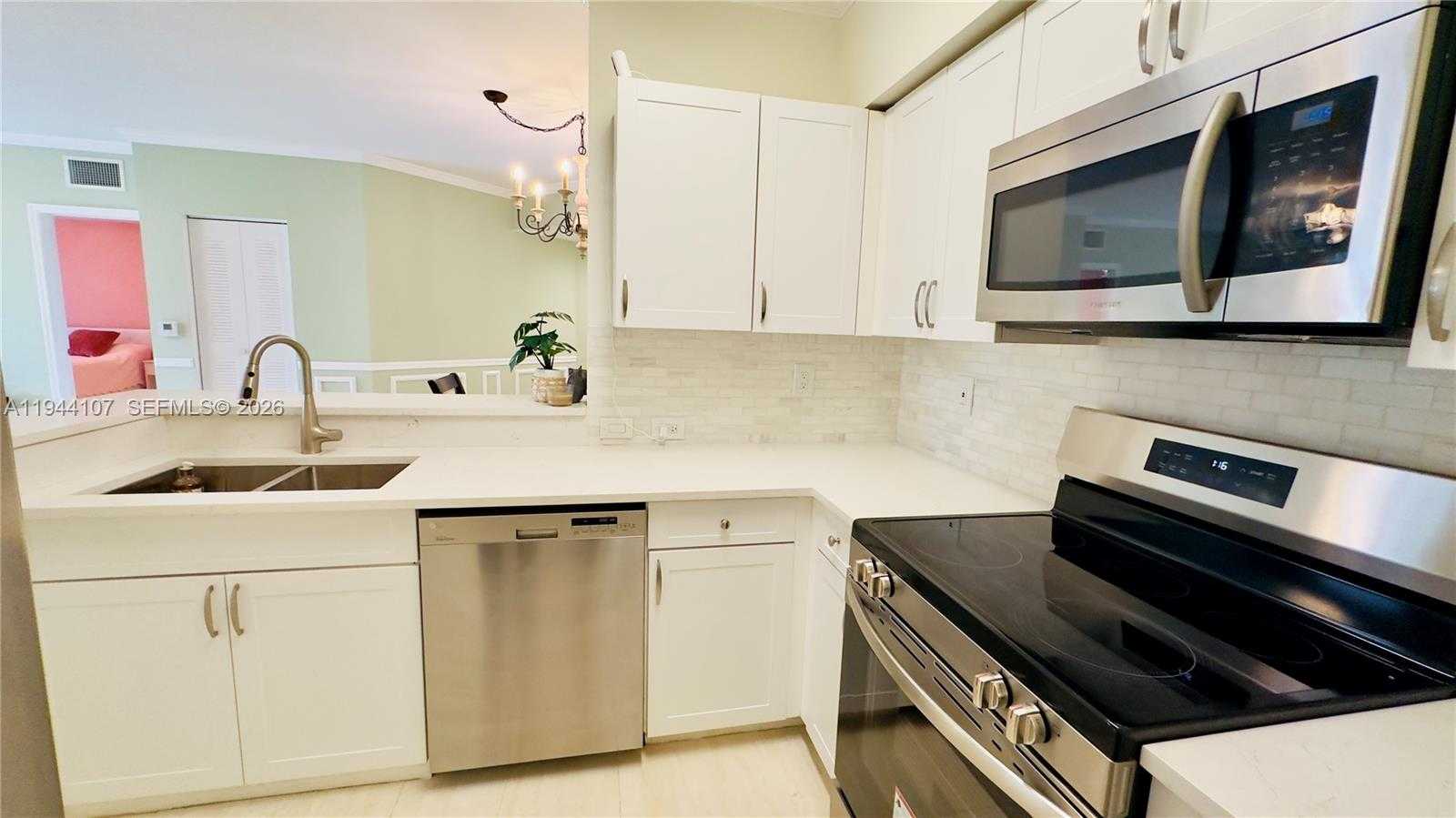 Small Image of 17125 NORTH BAY RD #3311, Sunny Isles Beach Number 9