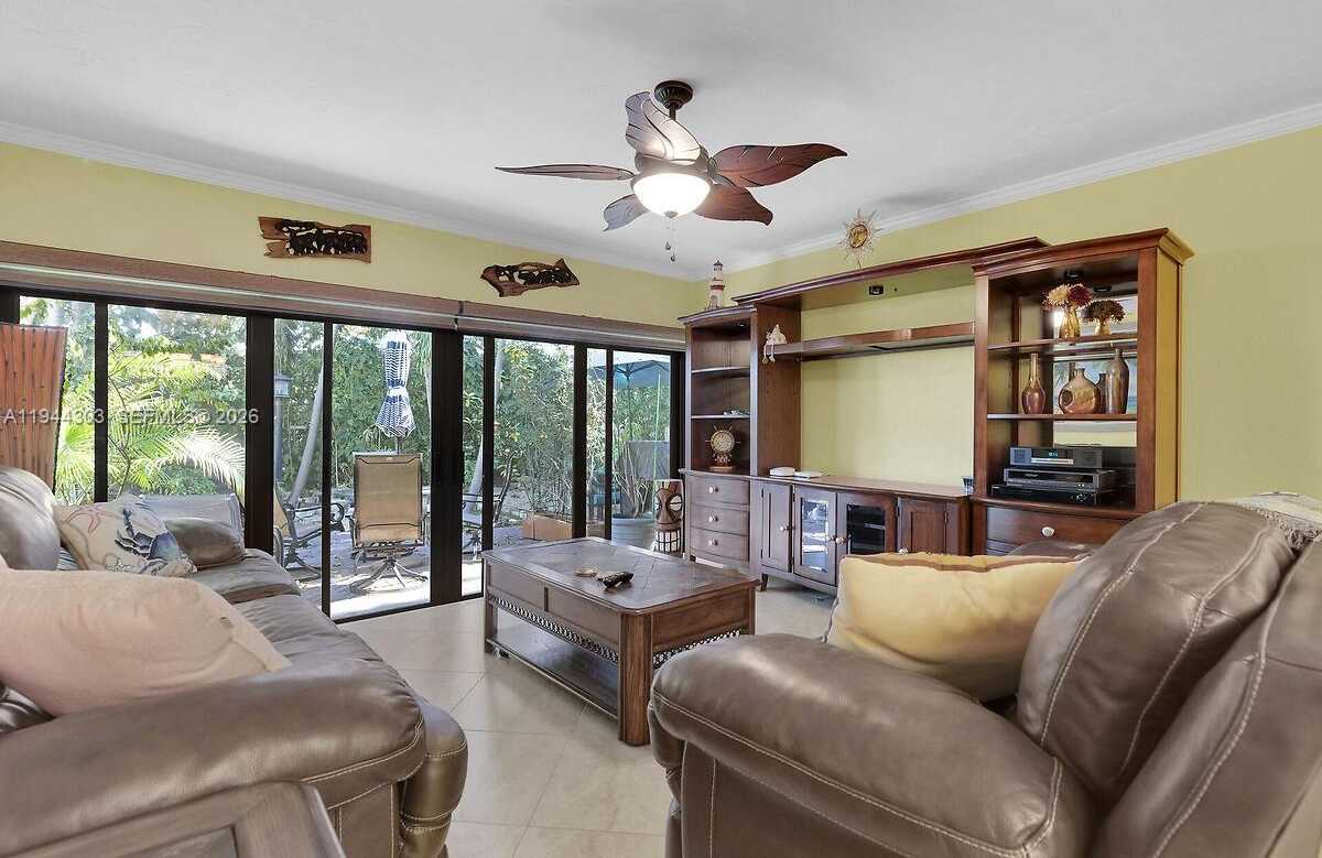 Small Image of 87200 OVERSEAS HWY #M2, Plantation Key Number 13