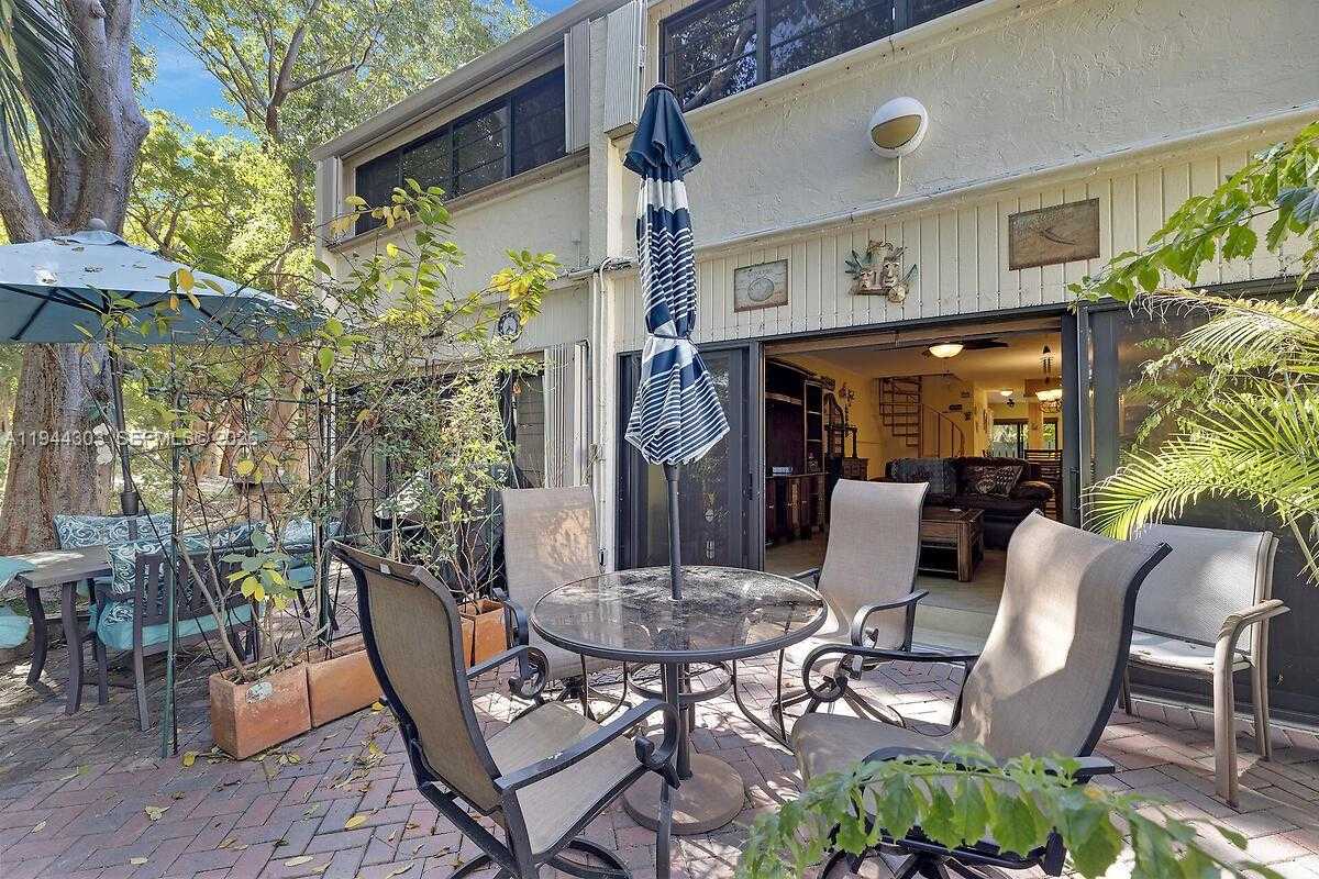 Small Image of 87200 OVERSEAS HWY #M2, Plantation Key Number 17