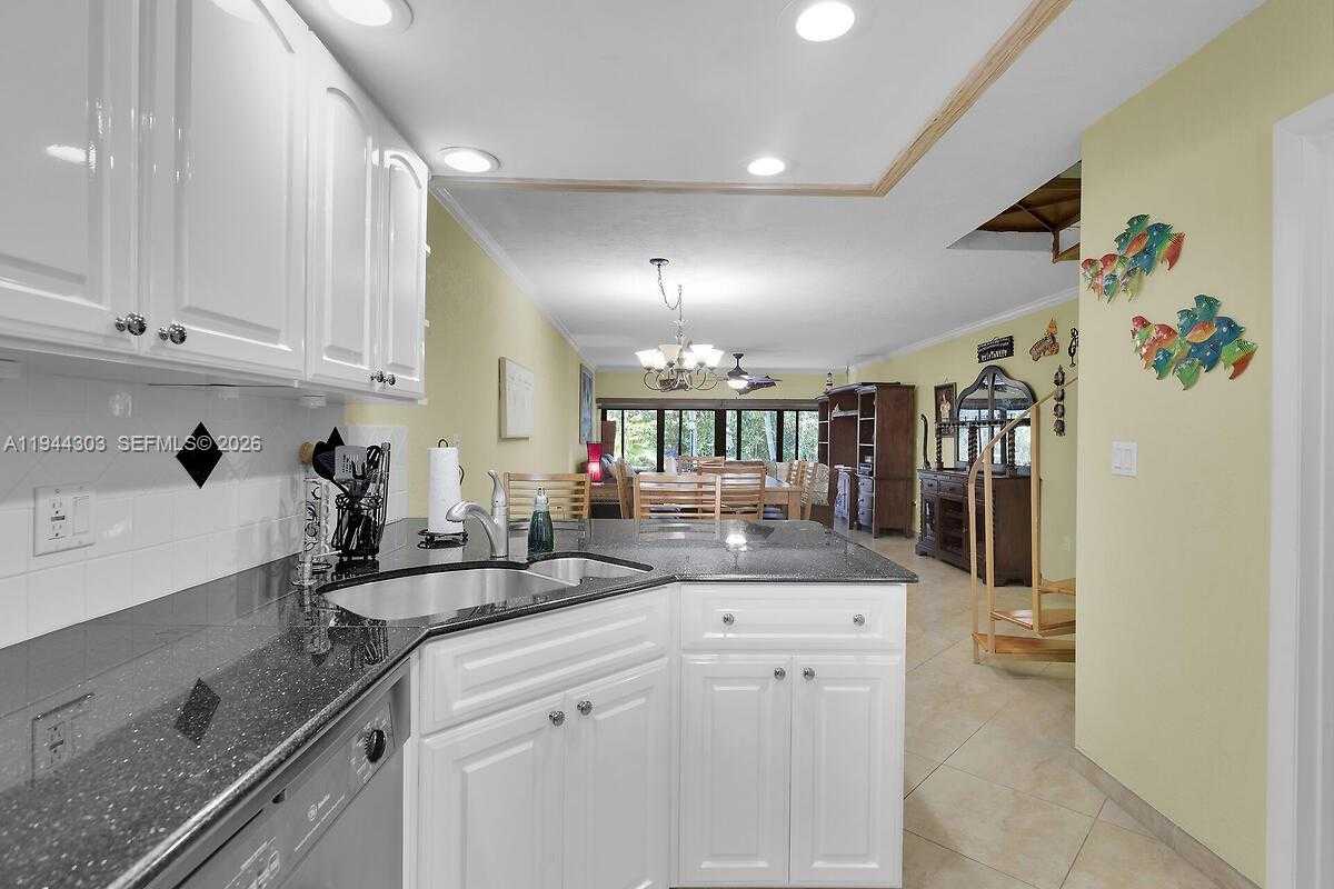 Small Image of 87200 OVERSEAS HWY #M2, Plantation Key Number 2