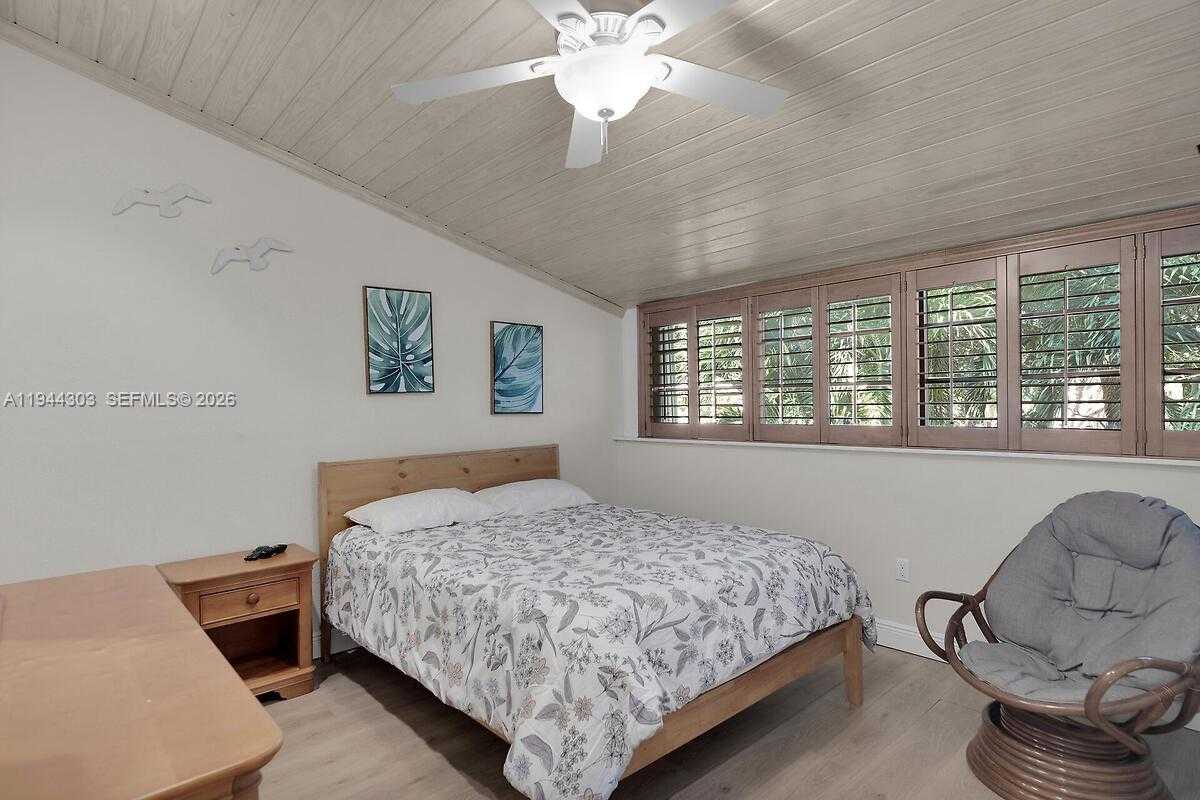 Small Image of 87200 OVERSEAS HWY #M2, Plantation Key Number 21