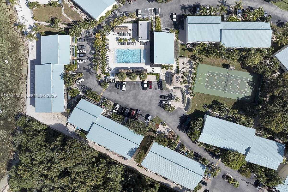 Small Image of 87200 OVERSEAS HWY #M2, Plantation Key Number 33