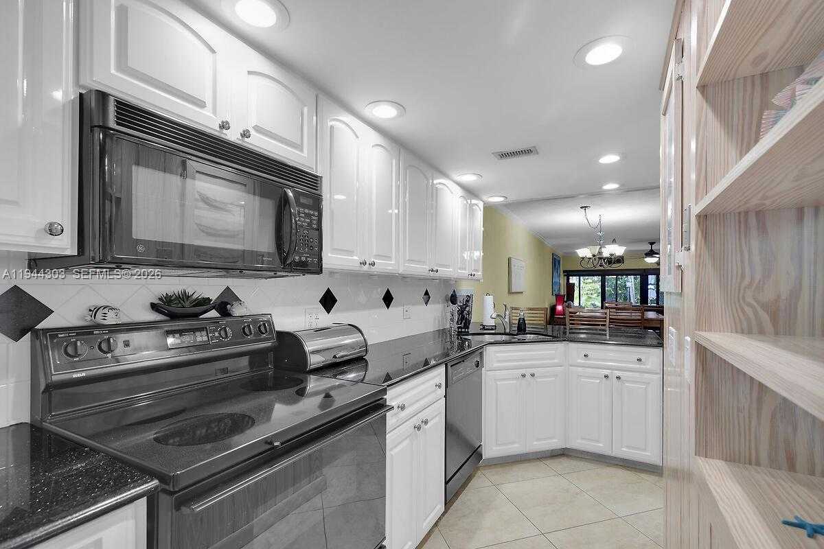 Small Image of 87200 OVERSEAS HWY #M2, Plantation Key Number 5