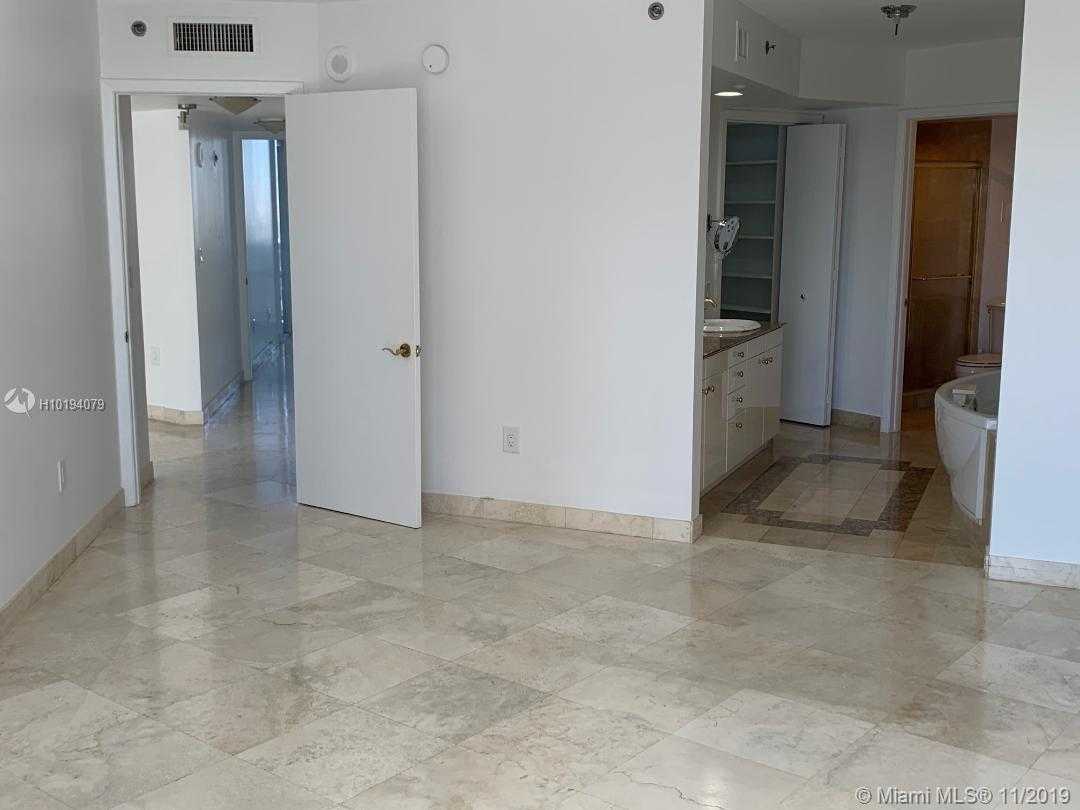 Small Image of 19333 Collins Ave, Sunny Isles Beach, FL 33160, USA Number 10