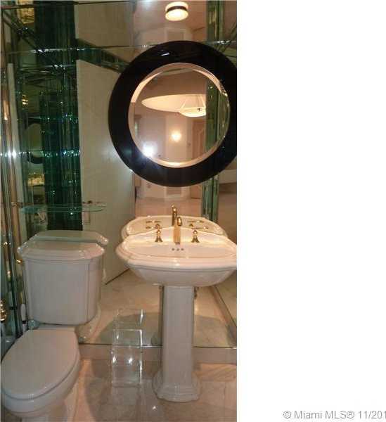 Small Image of 19333 Collins Ave, Sunny Isles Beach, FL 33160, USA Number 11
