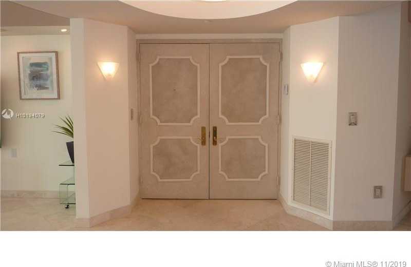 Small Image of 19333 Collins Ave, Sunny Isles Beach, FL 33160, USA Number 3