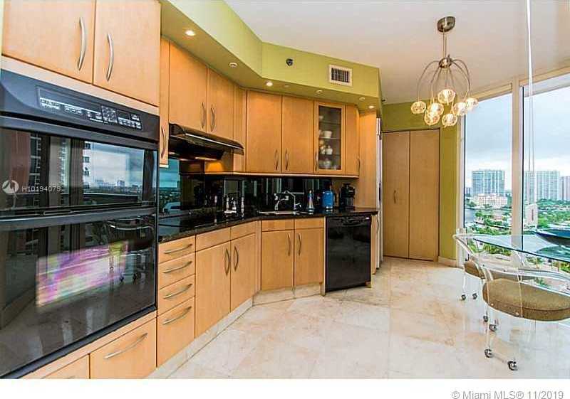 Small Image of 19333 Collins Ave, Sunny Isles Beach, FL 33160, USA Number 6