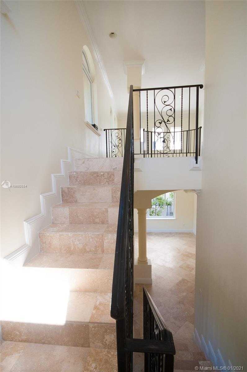 Small Image of 1650 Micanopy Ave, Miami, FL 33133, USA Number 31