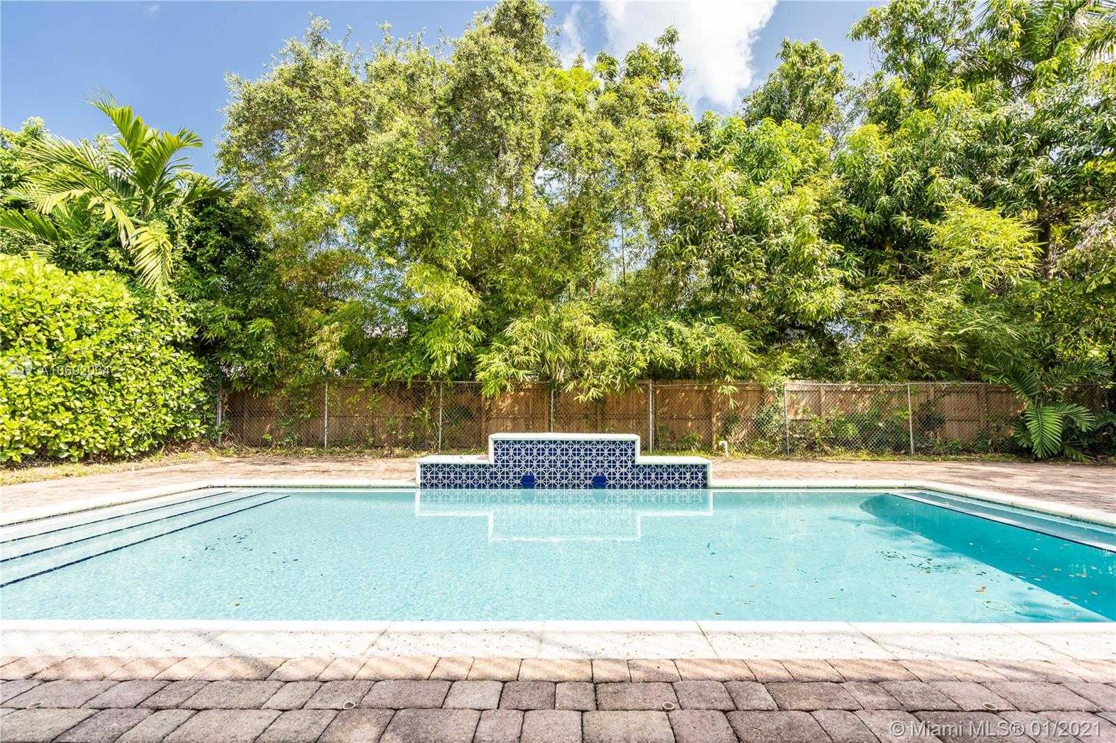 Small Image of 1650 Micanopy Ave, Miami, FL 33133, USA Number 7