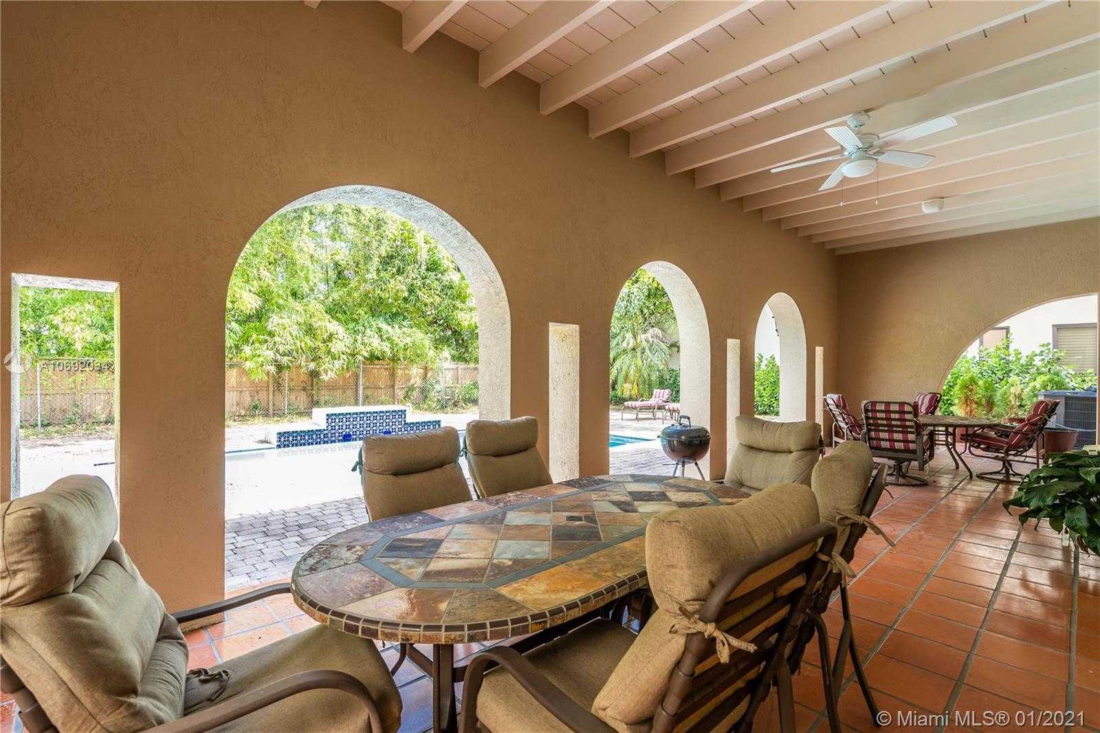 Small Image of 1650 Micanopy Ave, Miami, FL 33133, USA Number 8
