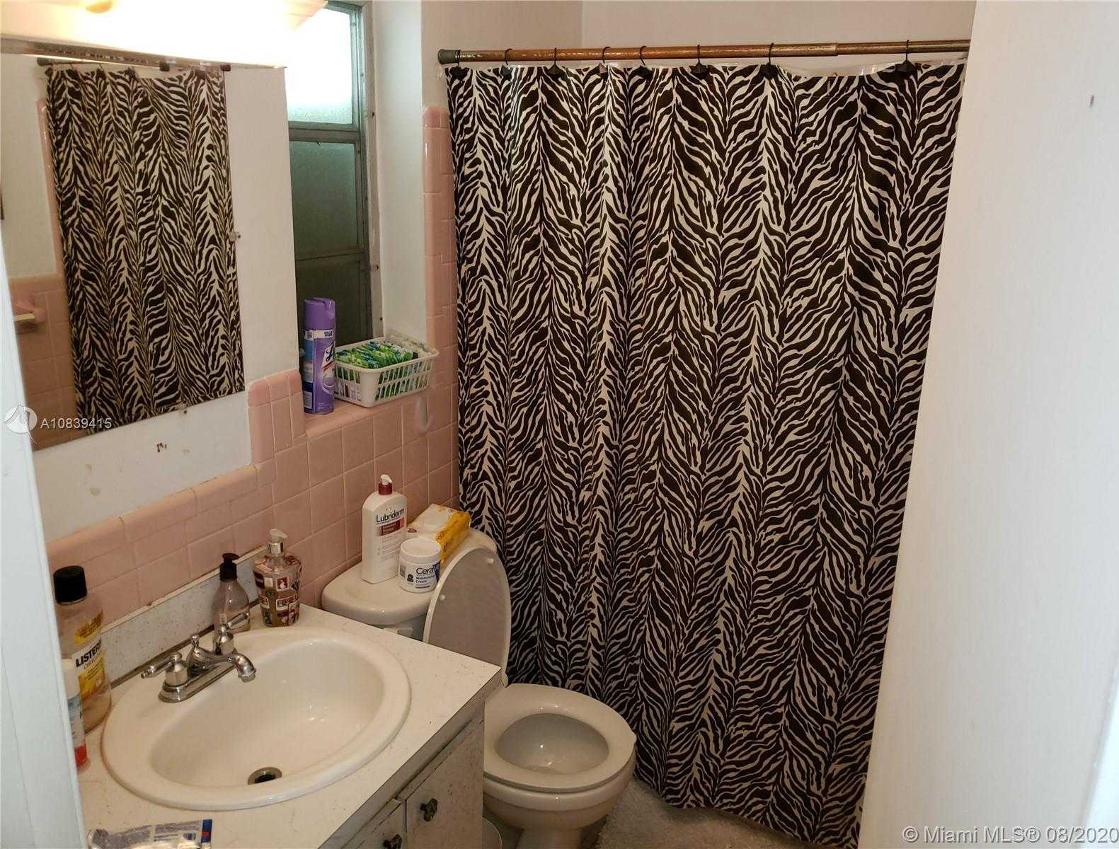 Small Image of 2247 TAYLOR ST #8, Hollywood Number 18