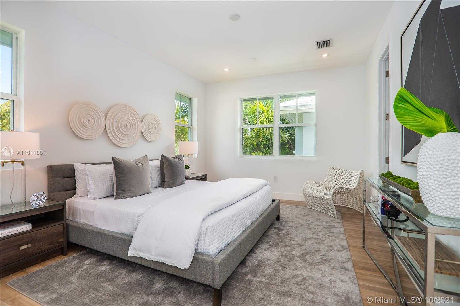 Small Image of 3400 PONCE DE LEON BLVD #3, Coral Gables Number 15