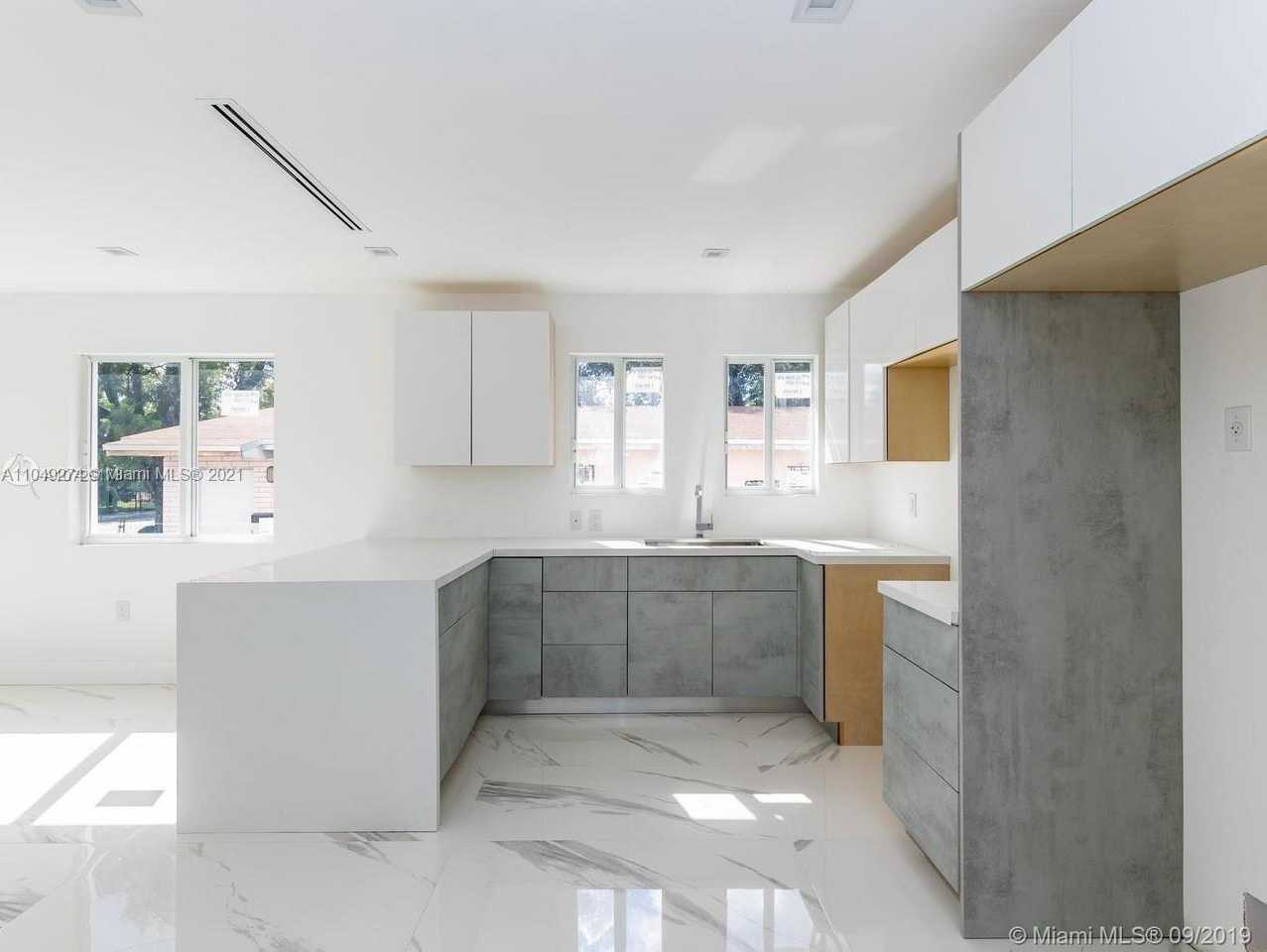 Small Image of 151 NORTH WEST 33RD ST, Miami Number 10